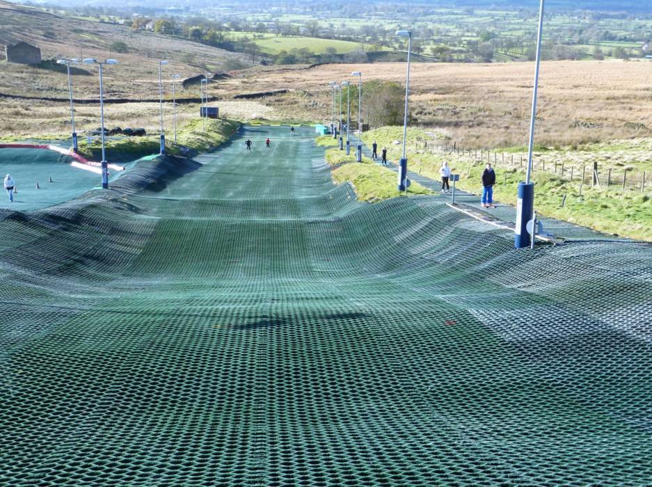 Dry slopes Pendle Ski Club - Skiing Pendle Ski Club