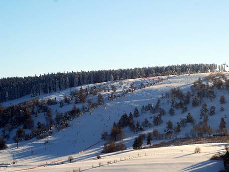 Ski resorts for advanced skiers and freeriding Süder Uplands (Süderbergland) – Advanced skiers, freeriders Willingen – Ettelsberg