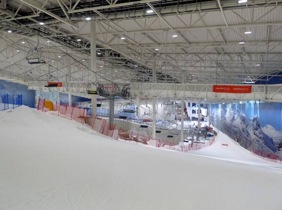 SNØ indoor ski area near Oslo SNØ indoor ski area near Oslo