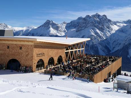 Huts, mountain restaurants  Engadine (Engadin) – Mountain restaurants, huts Scuol – Motta Naluns