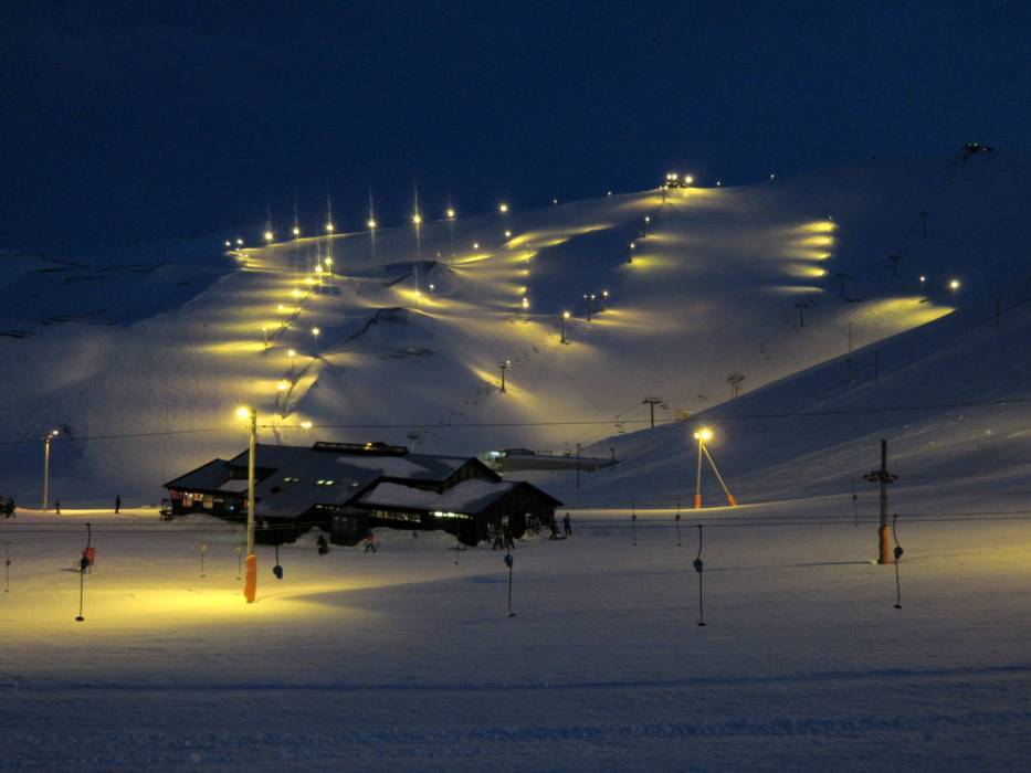 Night Skiing Bláfjöll - Night skiing resort Bláfjöll